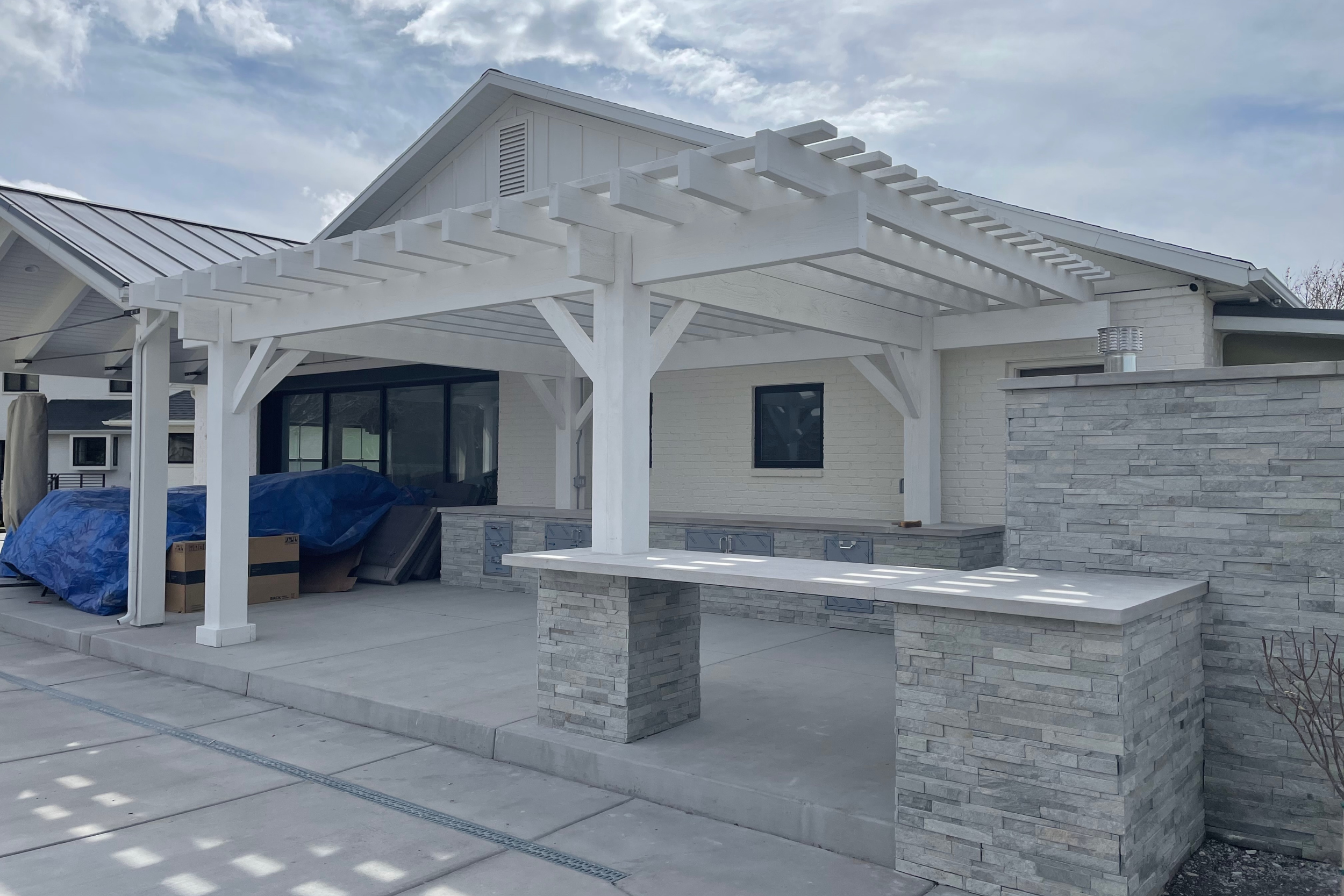 Wright Timberframe Pergola in Arctic White