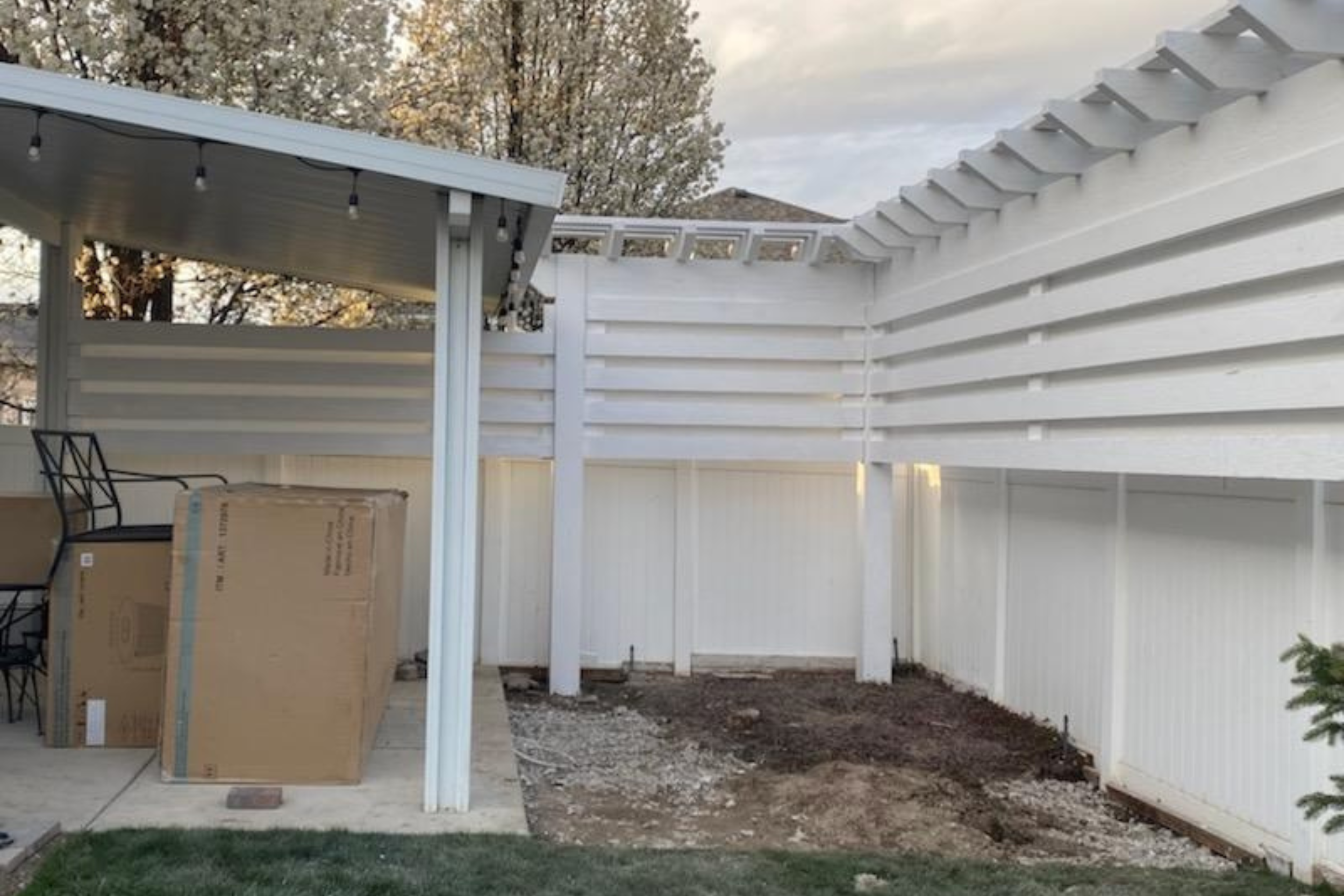 Wright Timberframe Trellis in Bright White