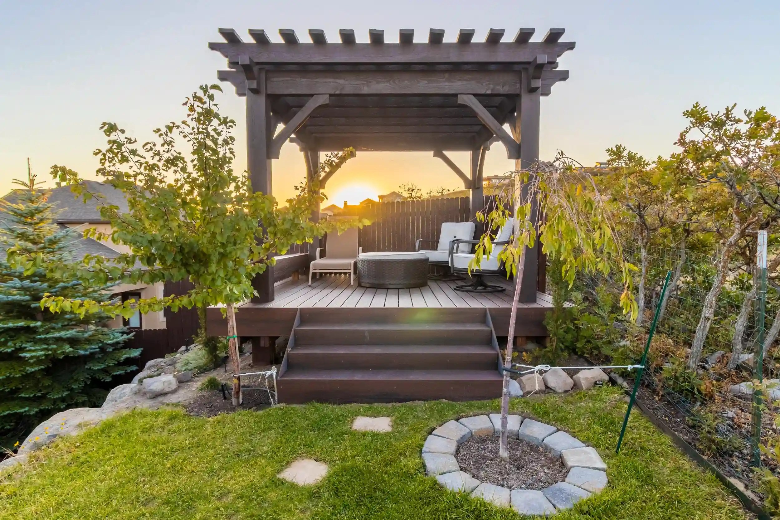 Best Materials for a Freestanding Pergola Best Materials for a Freestanding Pergola